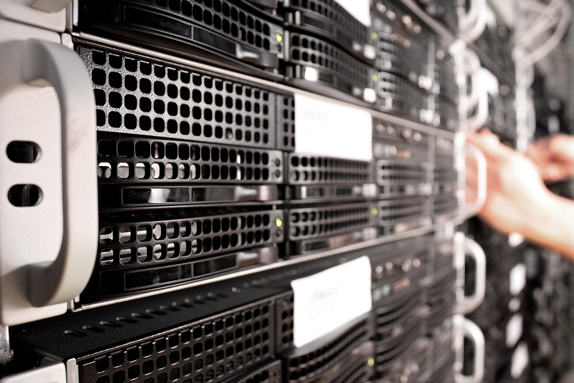 colossuscloud-server-1235959_1920